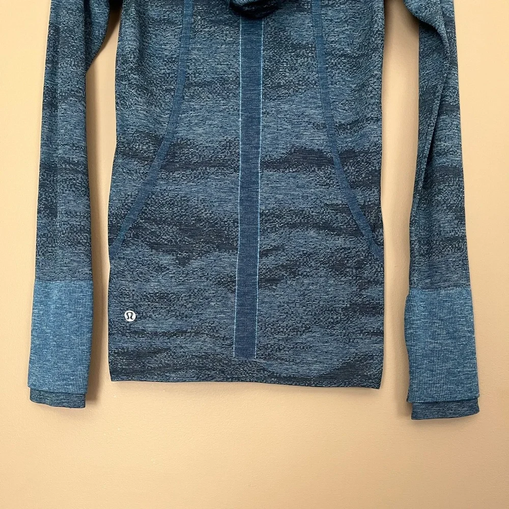 {Lululemon} Swiftly Speed Hooded 1/2 Zip Water Resistant in Poseidon Black Cyan